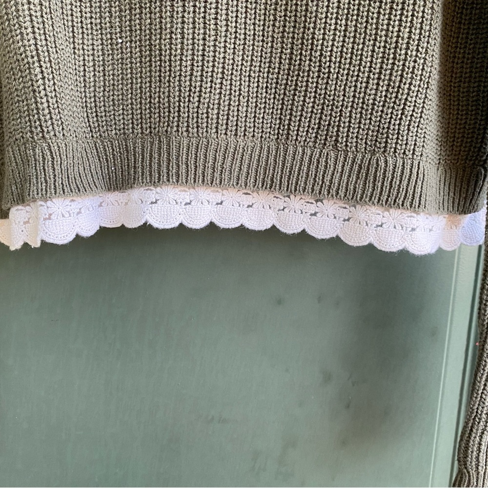 Kimchi Blue Knit Green Sweater with Cream Lace Fringe Size Small - Picture 2 of 5